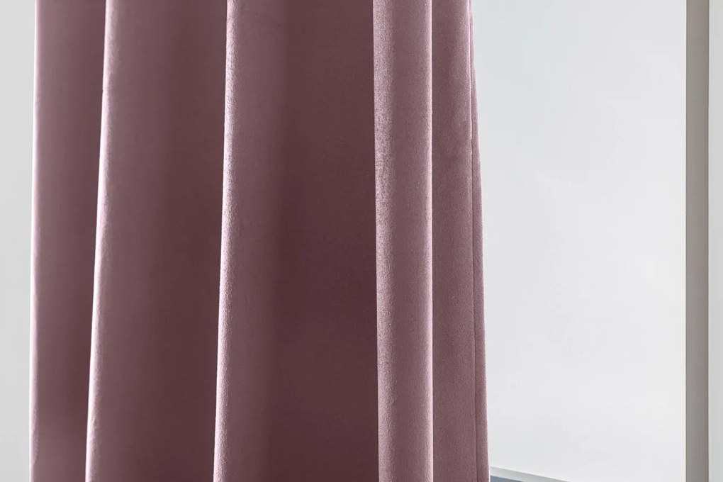 Világoslila VELVET sötétítő függöny 140x270 cm Felfüggesztés: Hullámos sínszalag