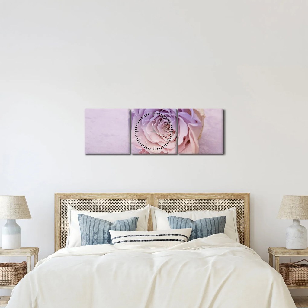 Egy rózsa virág részlete (órával) (90x30 cm)