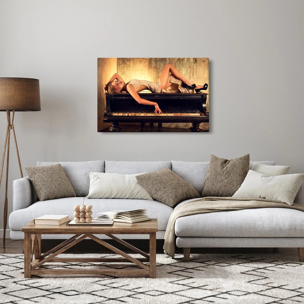 Kép - nő a zongoránál (90x60 cm)
