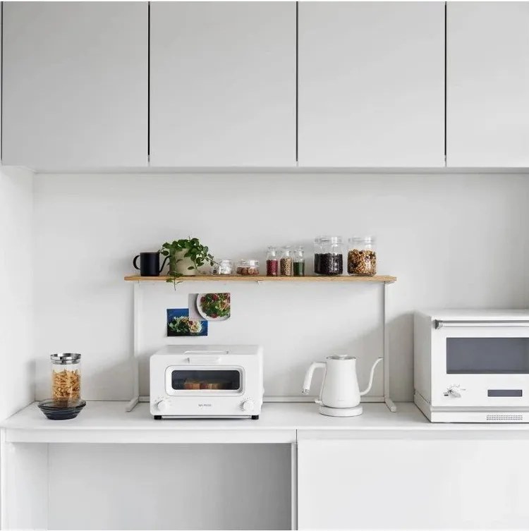 Fehér-natúr színű fa kiegészítő polc 90x18 cm Tower – YAMAZAKI