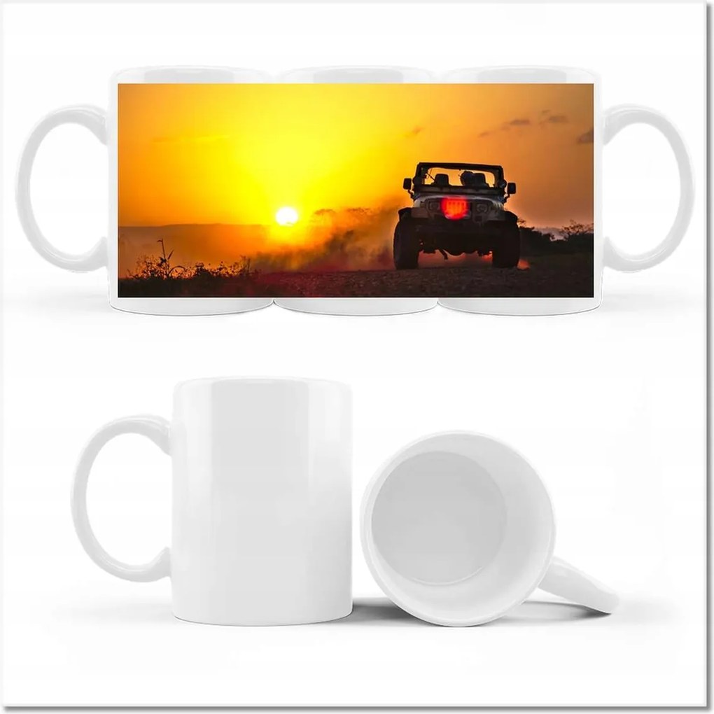 Nyomott mintás bögre Terepjáróval a sivatagban