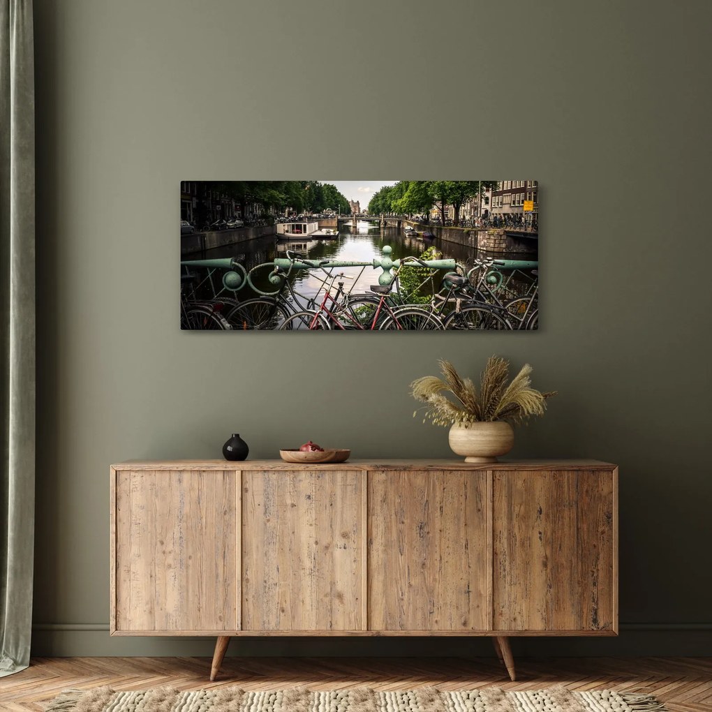 Egy bicikli képe a városban (120x50 cm)