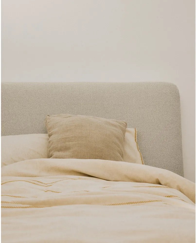 Bézs kárpitozott egyszemélyes ágy ágyrács nélkül 90x200 cm Martina – Kave Home