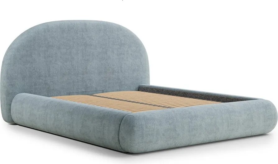 Világoskék kárpitozott ágyneműtartós franciaágy ágyráccsal 180x200 cm Maumere – Maison de Rêve