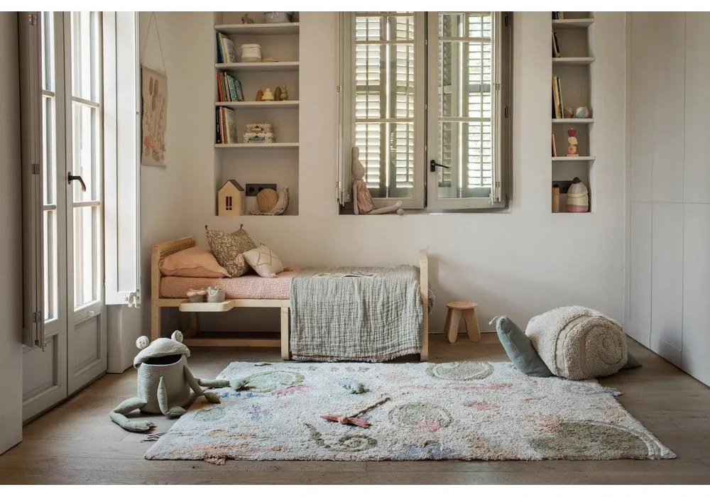 Világoszöld-krémszínű gyerek babzsákfotel Mr. Snail – Lorena Canals