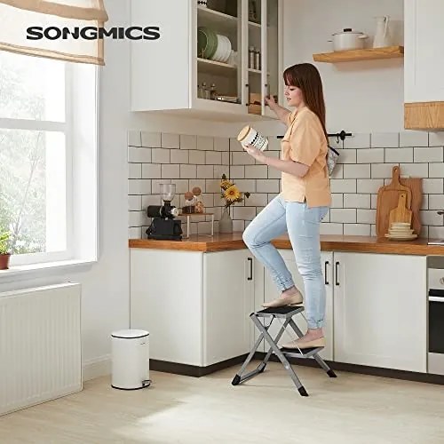 Fellépő létra, összecsukható, 2 fokos, csúszásmentes, 150 kg-ig, szürke, fekete