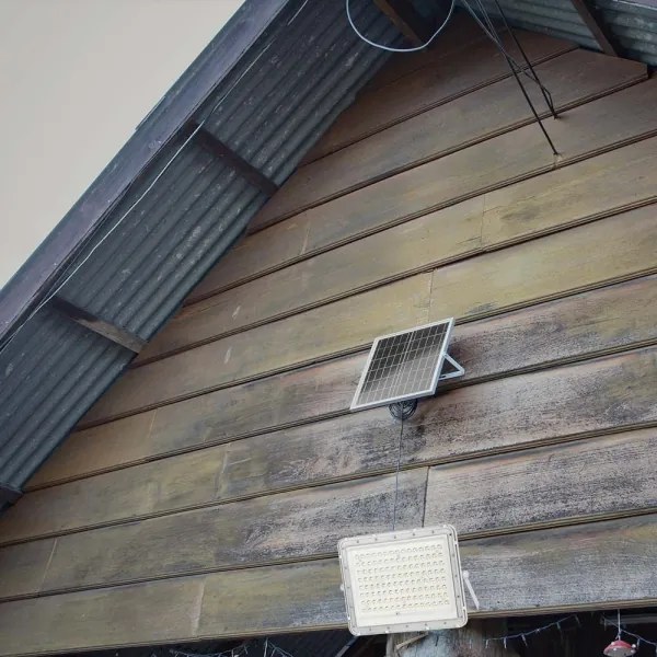 LED kültéri napelemes reflektor LED/20W/3,2V 6400K fehér + DO