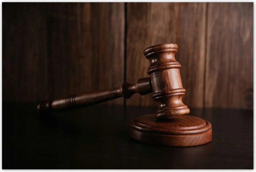 Poszterek 120x80 Fából készült bíró kalapács