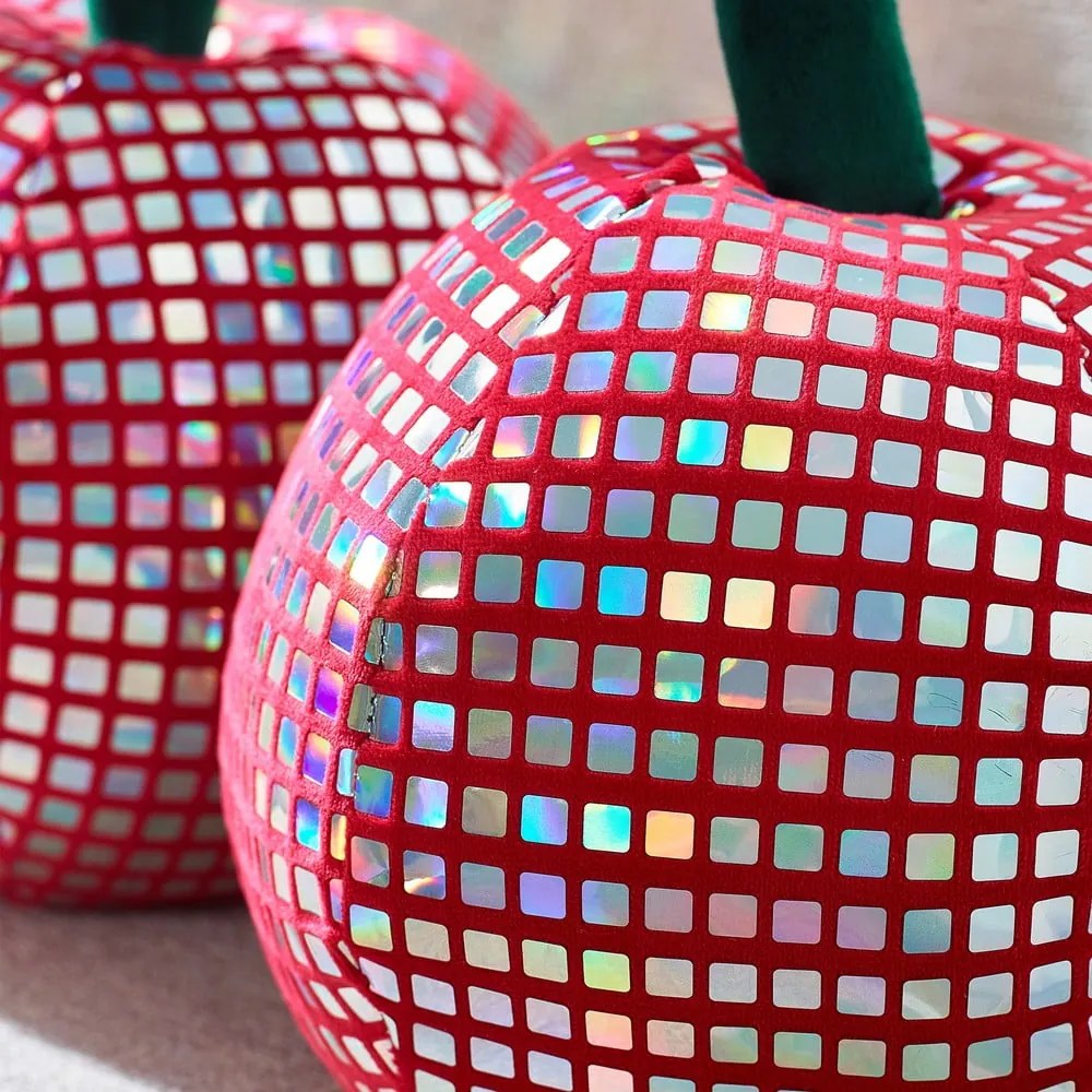 Plüss díszpárna 25x30 cm Disco Cherries – Catherine Lansfield