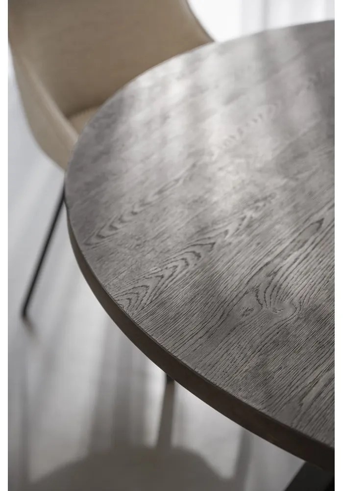 Sötétbarna kerek bővíthető étkezőasztal tölgyfa dekorral ø 135 cm Maddock – Rowico