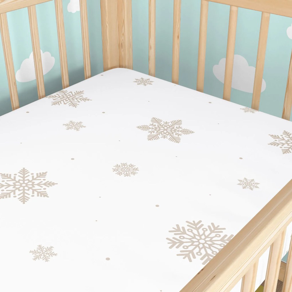 Goldea gyermek körgumis pamut lepedő kiságyba - hópelyhek fehéren 60 x 120 cm