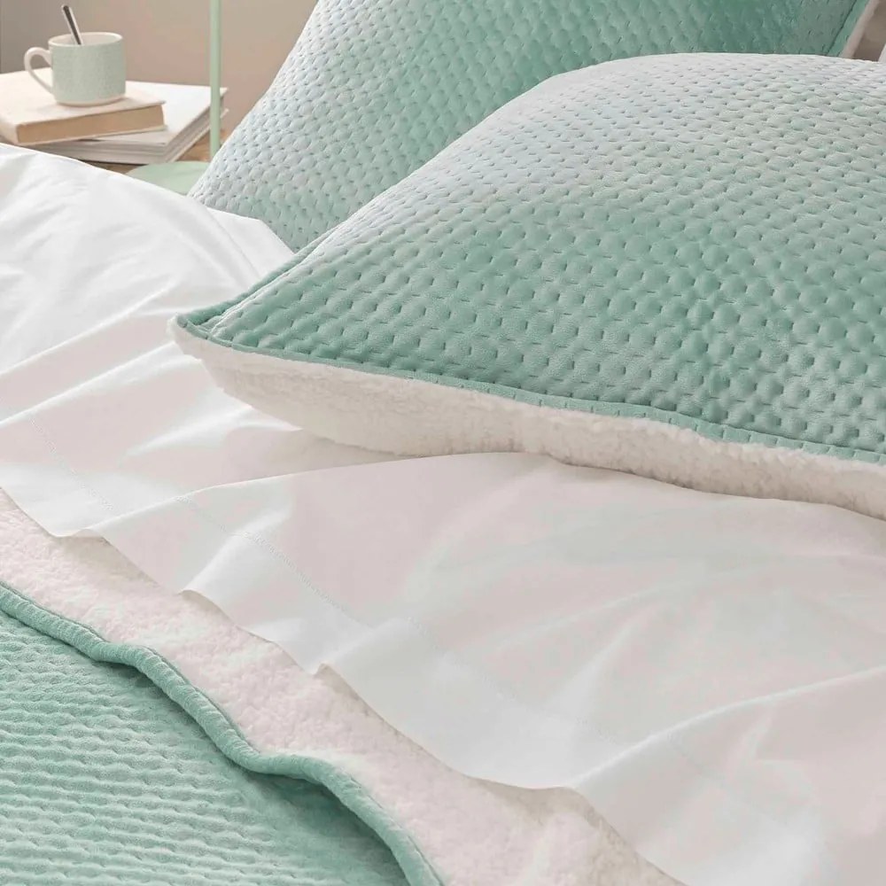 Zöld sherpa steppelt ágytakaró és párnahuzat szett 240x220 cm Mylene – douceur d'intérieur