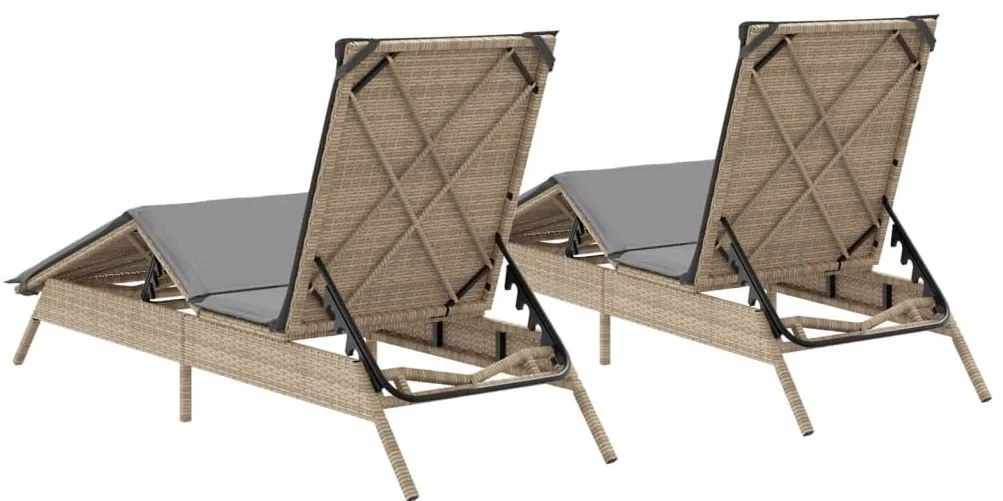 2 db bézs polyrattan napozóágy párnával