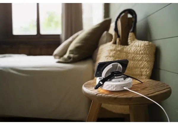 Immax 08983L - Ébresztő LCD-vel, 27W/9V Qi vezeték nélküli töltő, fehér