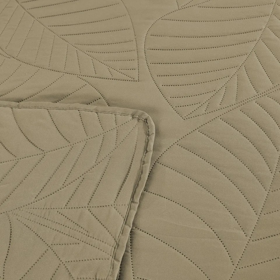 Bézs ágytakaró LEAVES mintával Méret: 220 x 240 cm