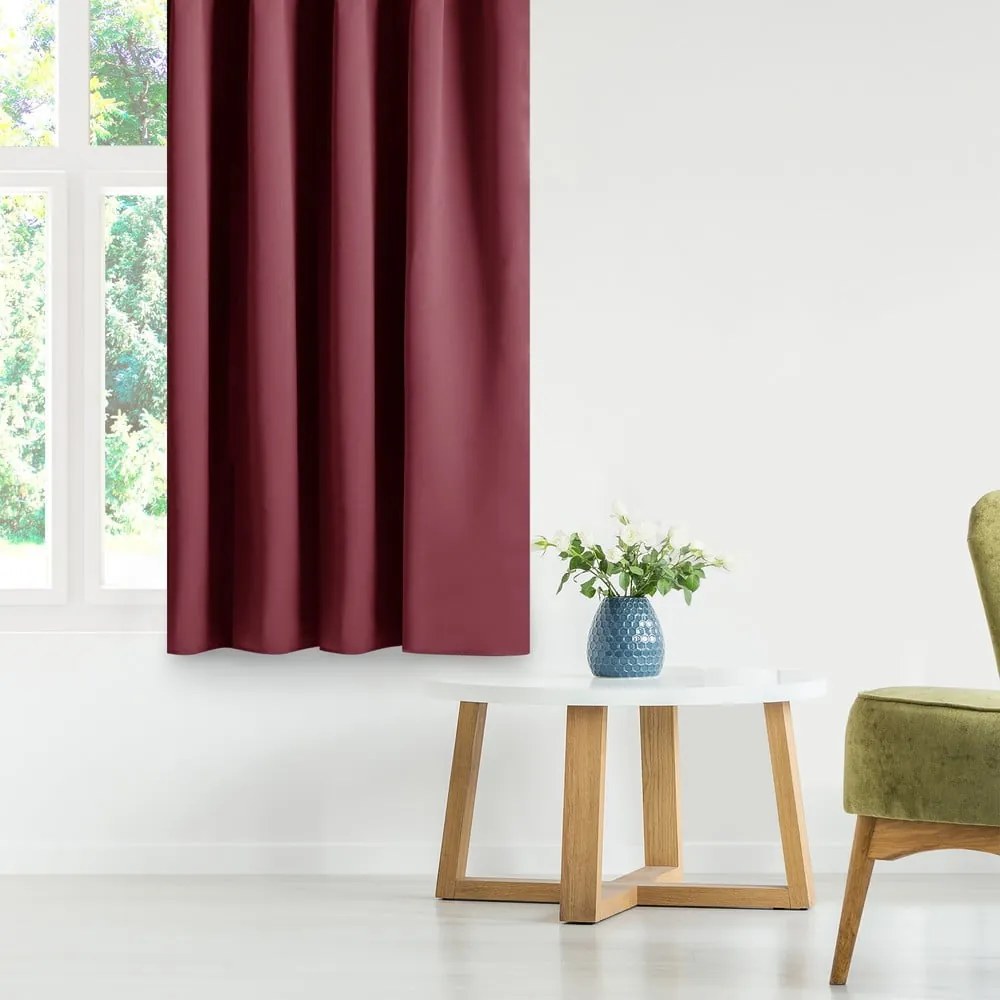 Borvörös sötétítő függöny 140x245 cm Eyelets – Restilo
