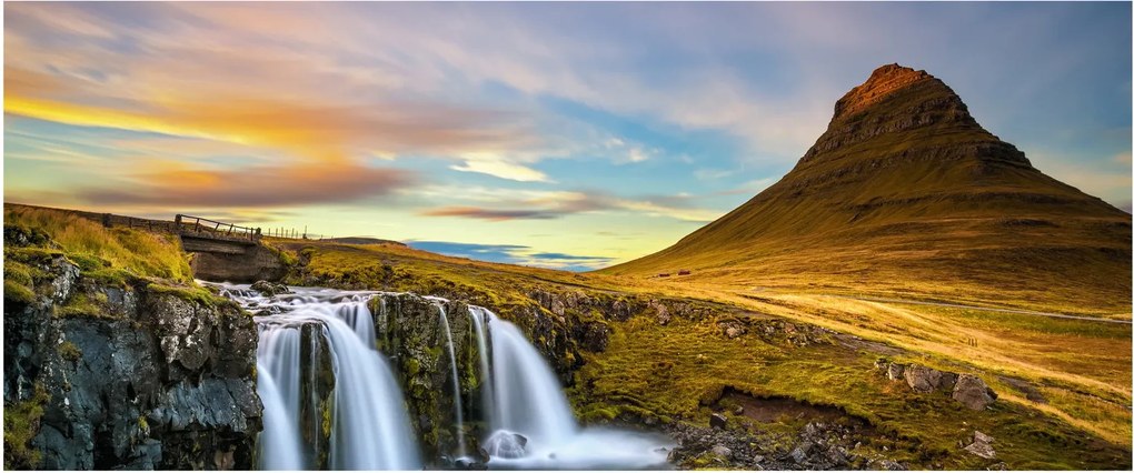Kép a hegyekről és vízesésekről Izlandon (120x50 cm)