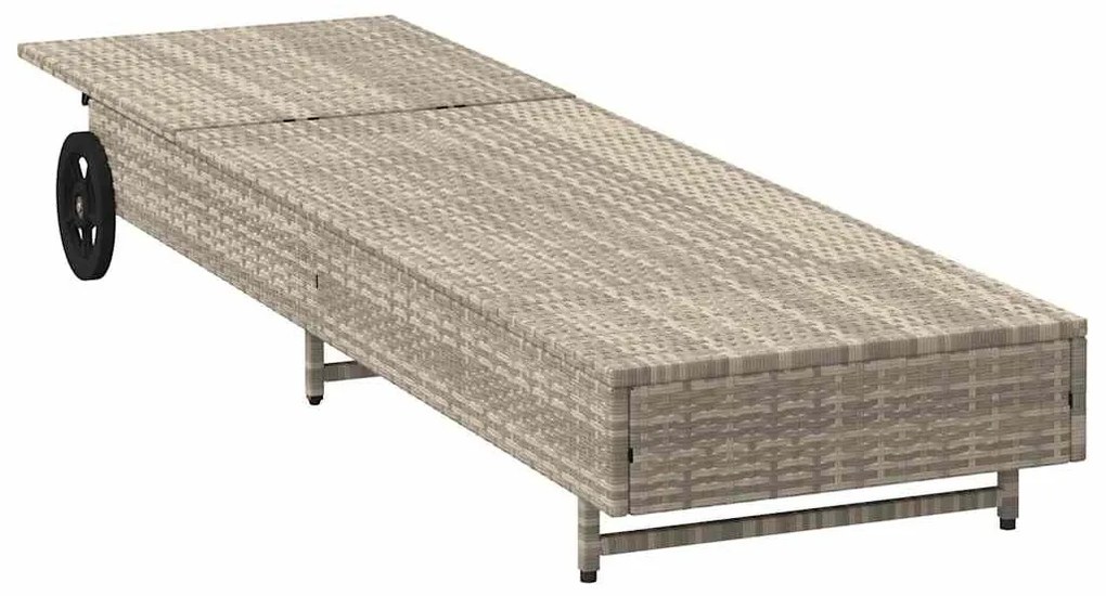 Világosszürke polyrattan napozóágy kerekekkel és párnával