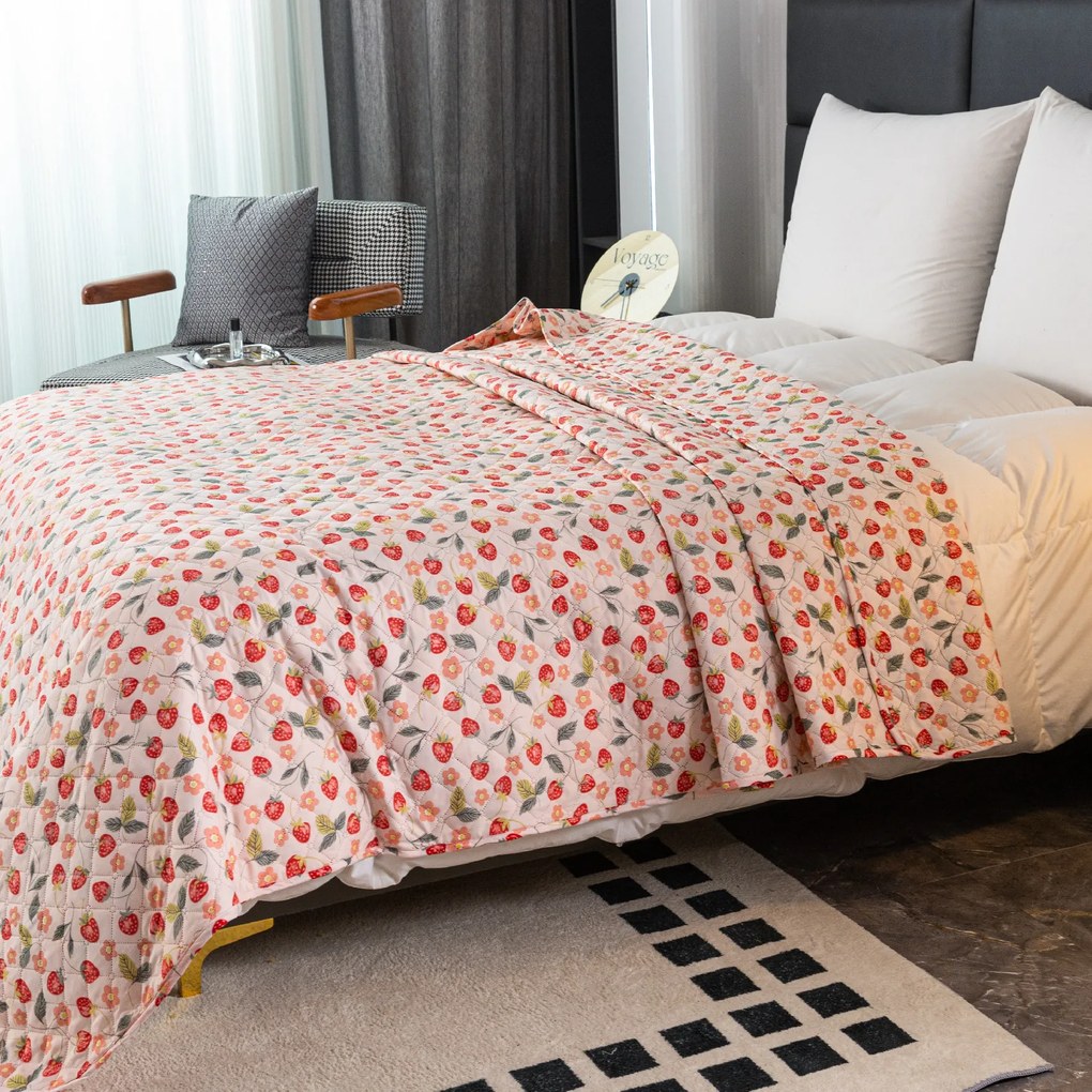 Ágytakaró STRAWBERRY rózsaszín Méret: 220 x 240 cm