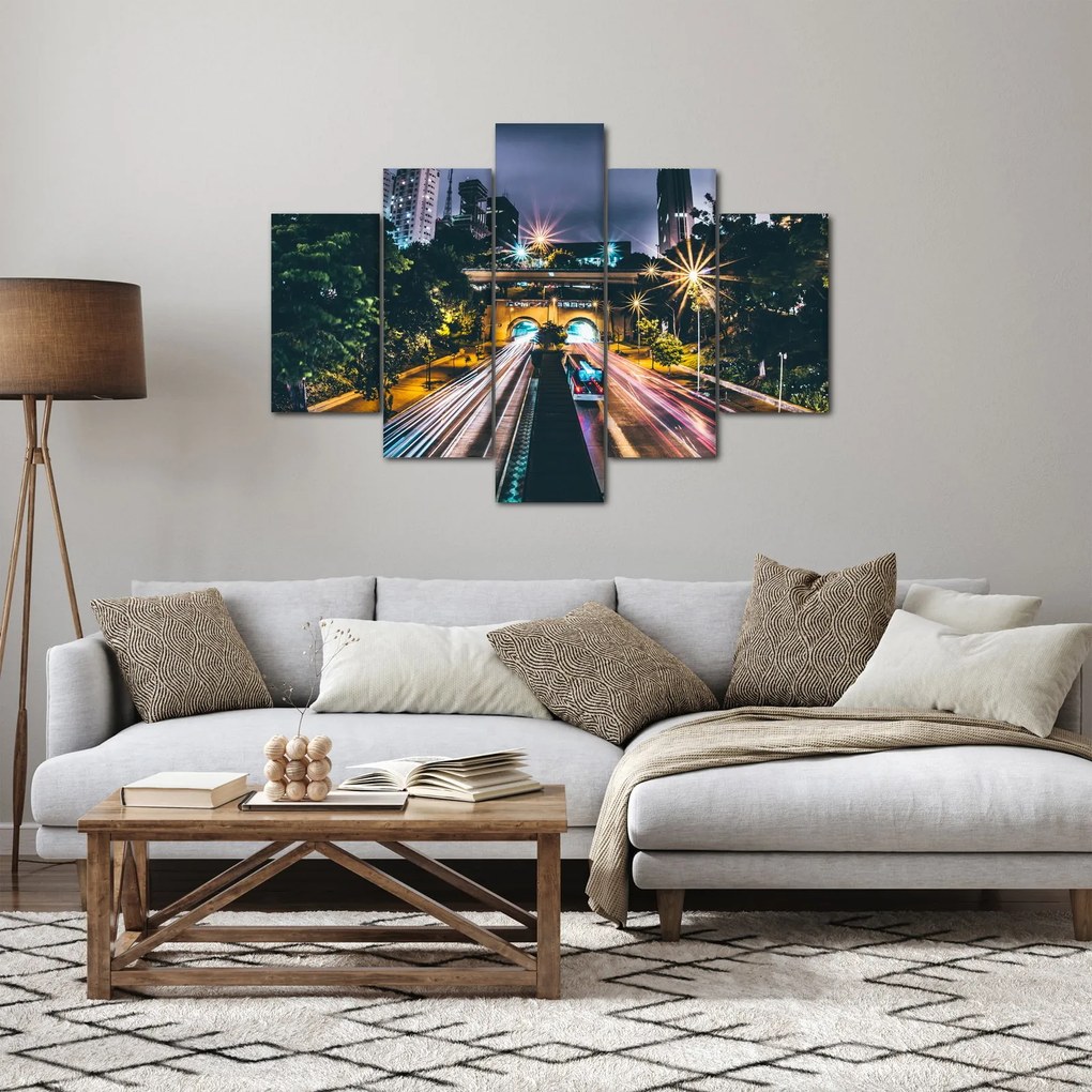 Egy éjszakai város képe (150x105 cm)