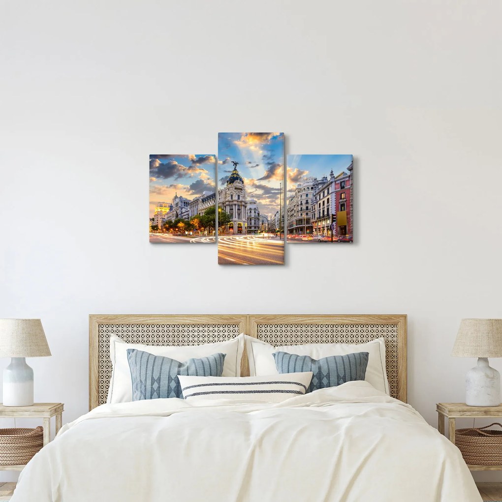 Kép - Calle Gran Vía, Madrid, Spanyolország (90x60 cm)