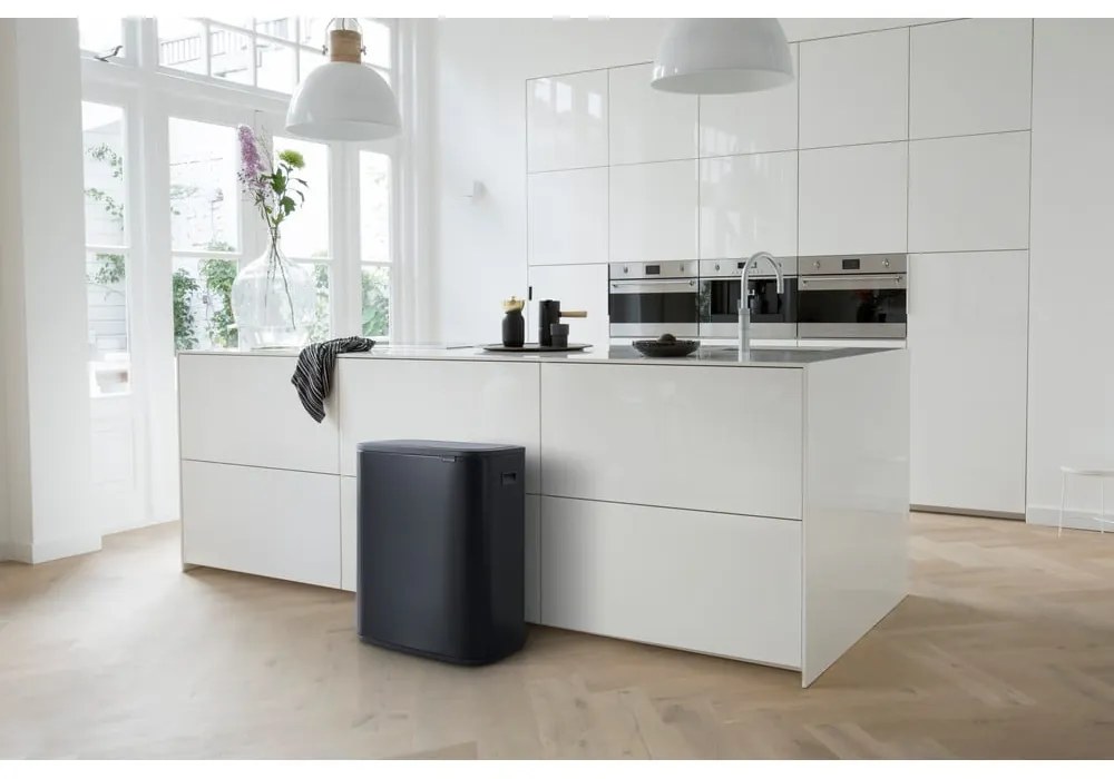 Matt fekete acél érintésre nyíló szemetes 60 l Bo Touch Bin – Brabantia