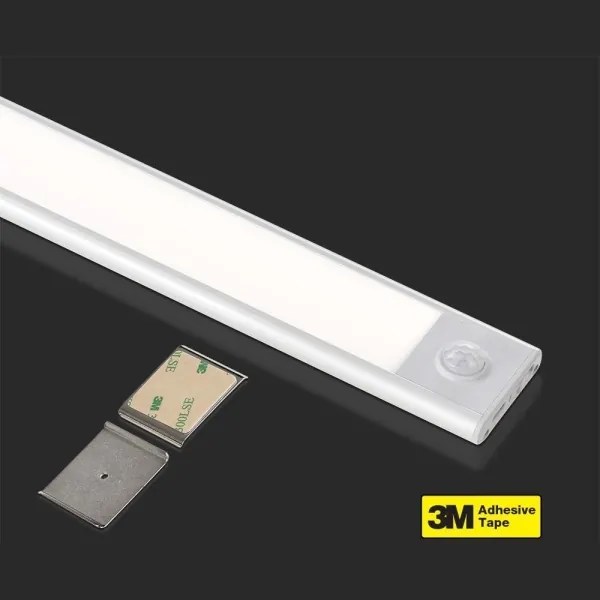 LED alatti lámpa szenzorral LED/2,5W/5V 3000 mAh 3000K