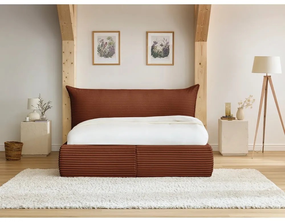 Téglavörös kárpitozott ágyneműtartós franciaágy ágyráccsal 160x200 cm Jade – Bobochic Paris
