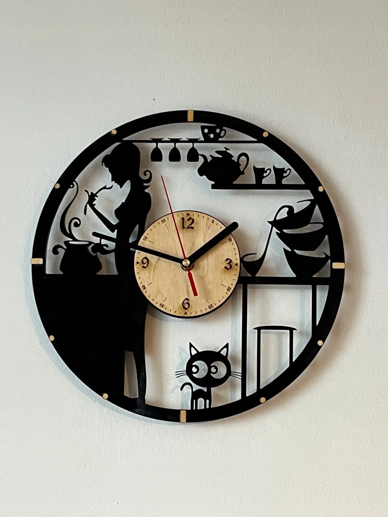 Falióra bakelit lemezből a konyhában, ajándék