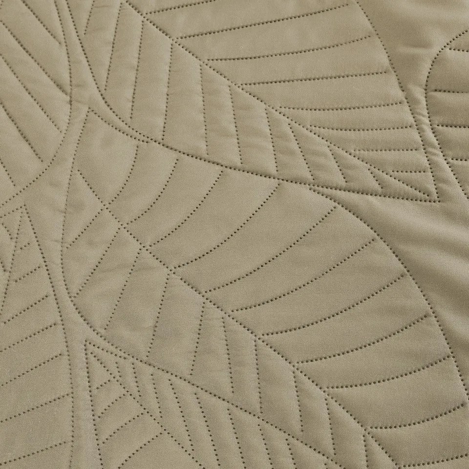 Bézs ágytakaró LEAVES mintával Méret: 220 x 240 cm
