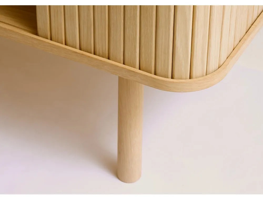 Natúr színű alacsony komód tolóajtóval, tölgyfa dekorral 76x160 cm Cavo – Unique Furniture