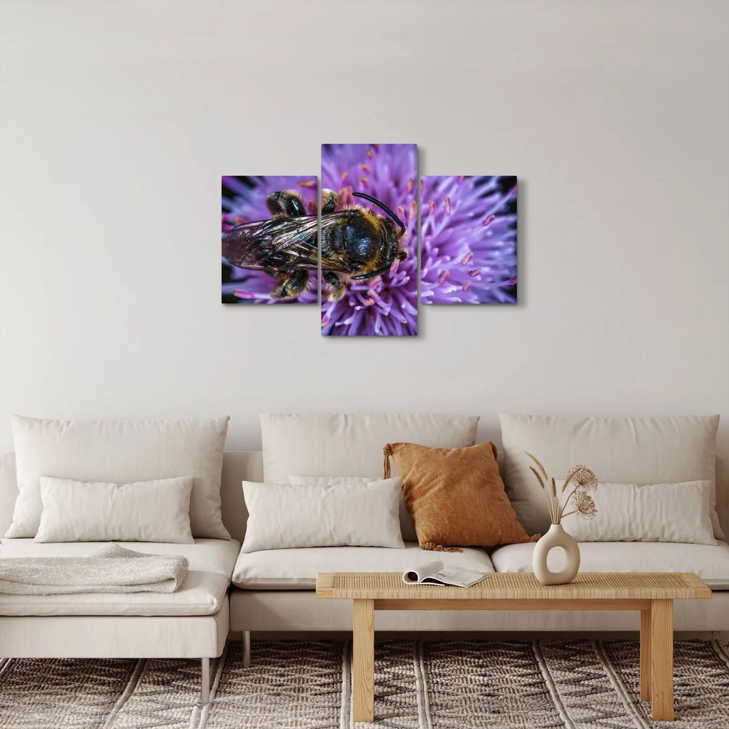 Méh a virágon képe (90x60 cm)