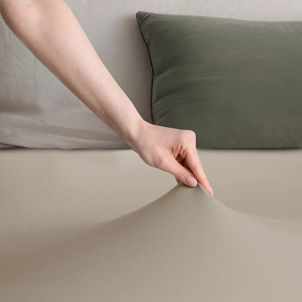 Világosbarna gumis jersey lepedő 200x200 cm Amber – Restilo