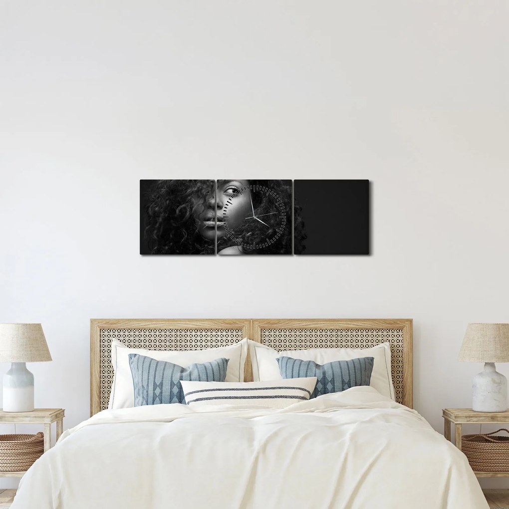 Kép - Női portré (órával) (90x30 cm)
