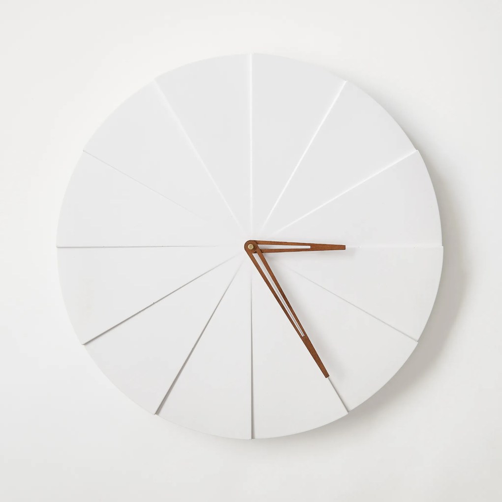 ODLITO Beton falióra Torta – fehér – 50 cm – barna mutatók