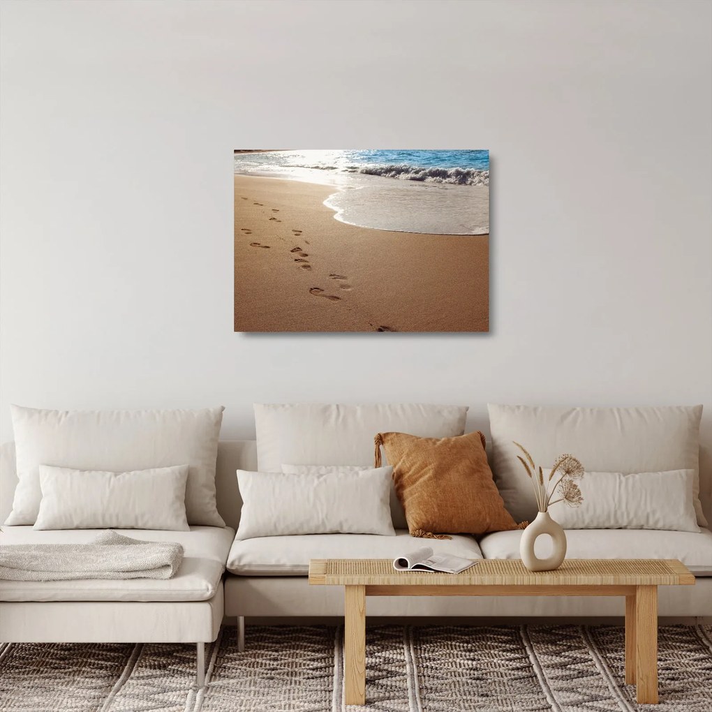Kép - nyomok a homokban és a tenger (üvegen) (70x50 cm)
