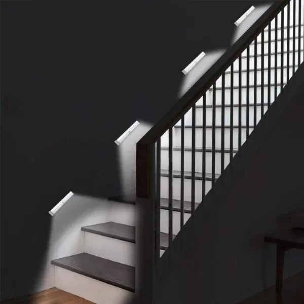 Szenzoros LED-lámpa mozgásérzékelővel - 19 cm