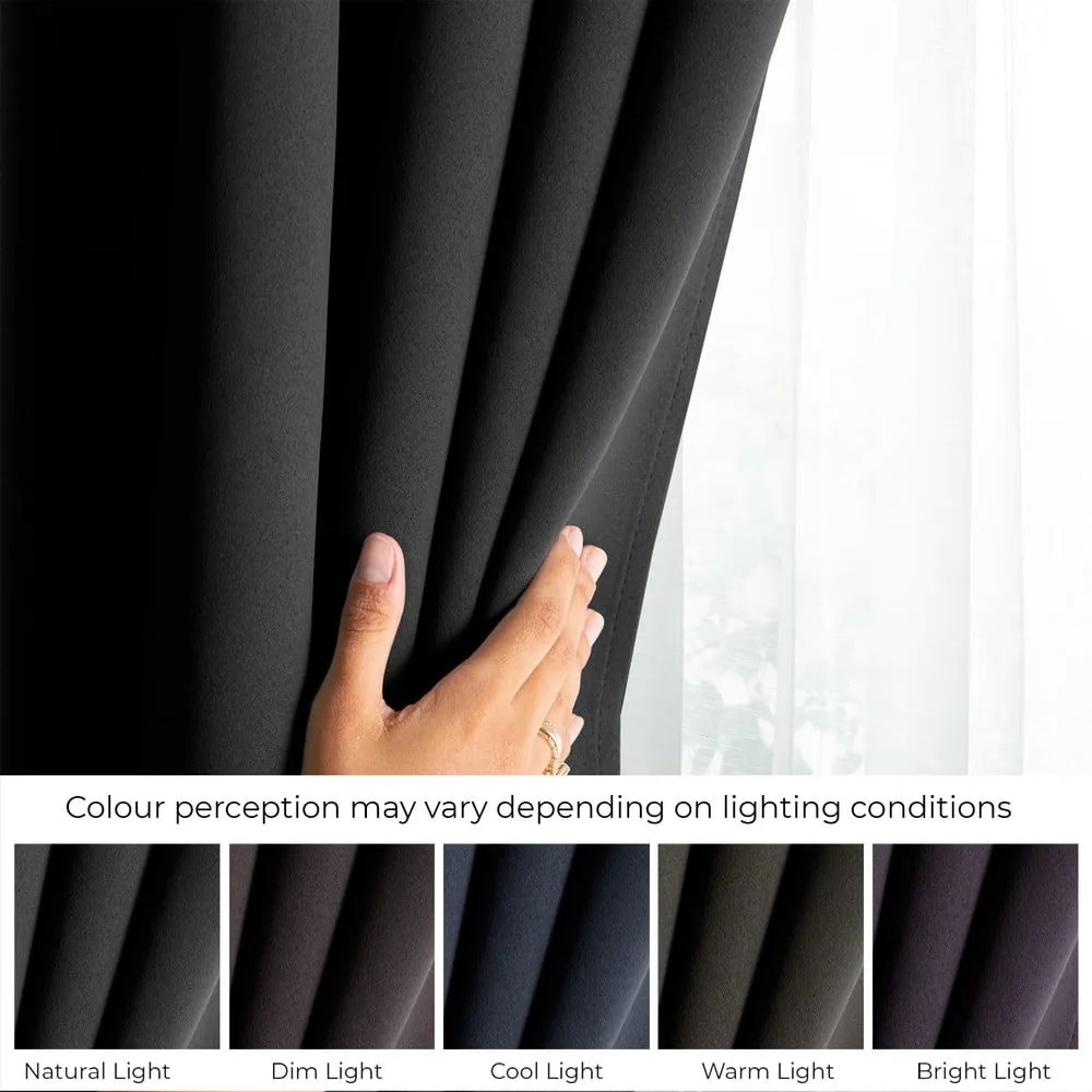 Fekete sötétítő termo függöny 140x245 cm Pleat – Restilo