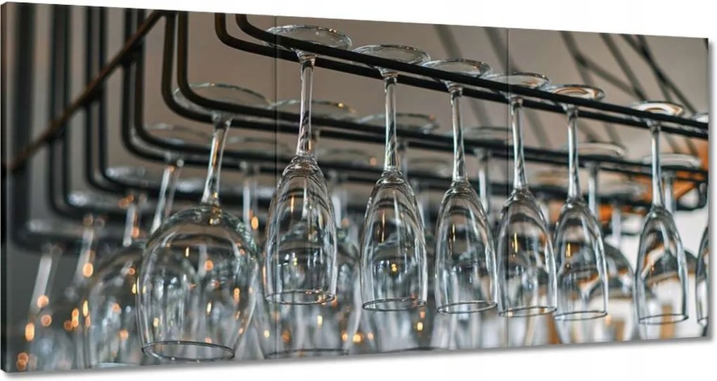 Képek 180x90 Lógó poharak a bárban