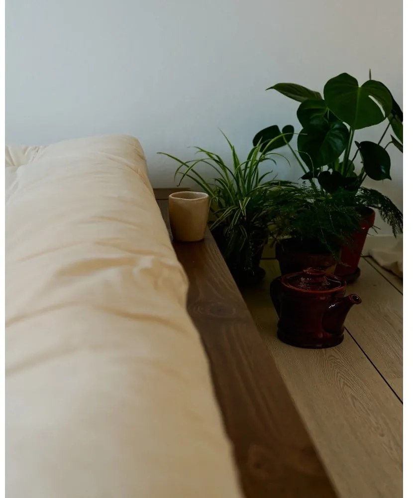 Barna borovi fenyő franciaágy ágyráccsal 140x200 cm Japan – Karup Design