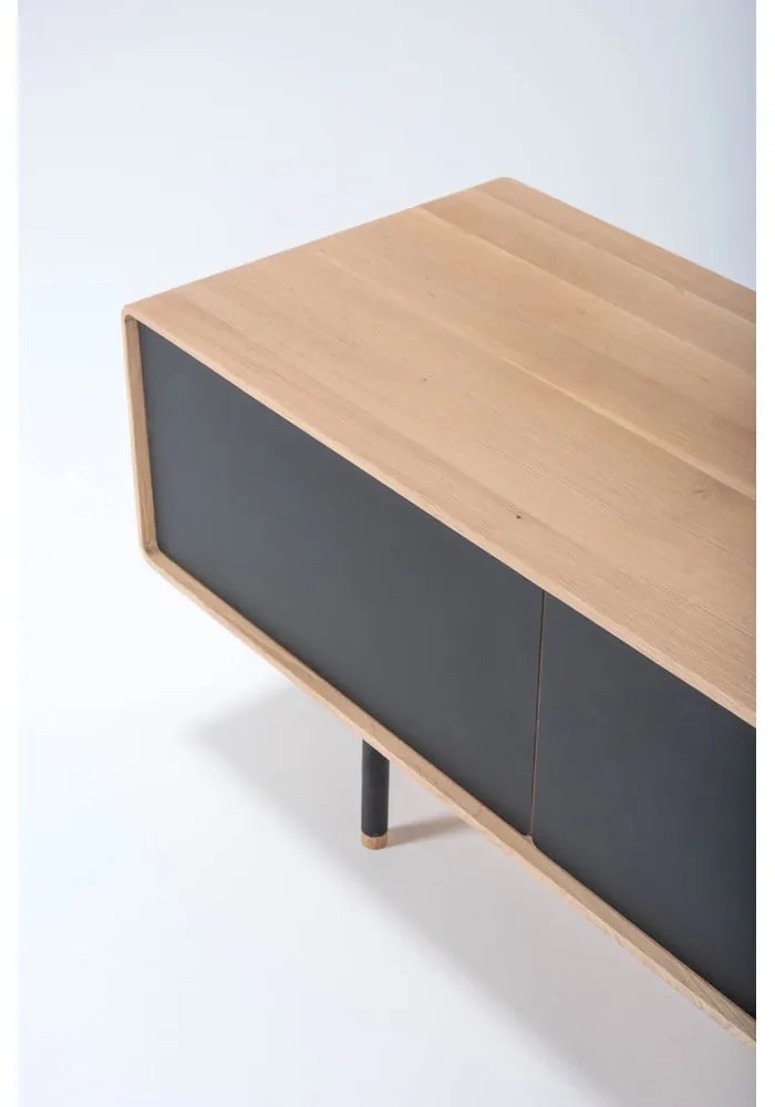 Fekete-natúr színű tölgyfa TV-állvány 160x48 cm Fina – Gazzda