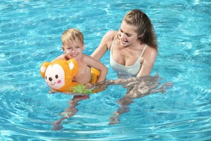 Állatfigurás úszógumi