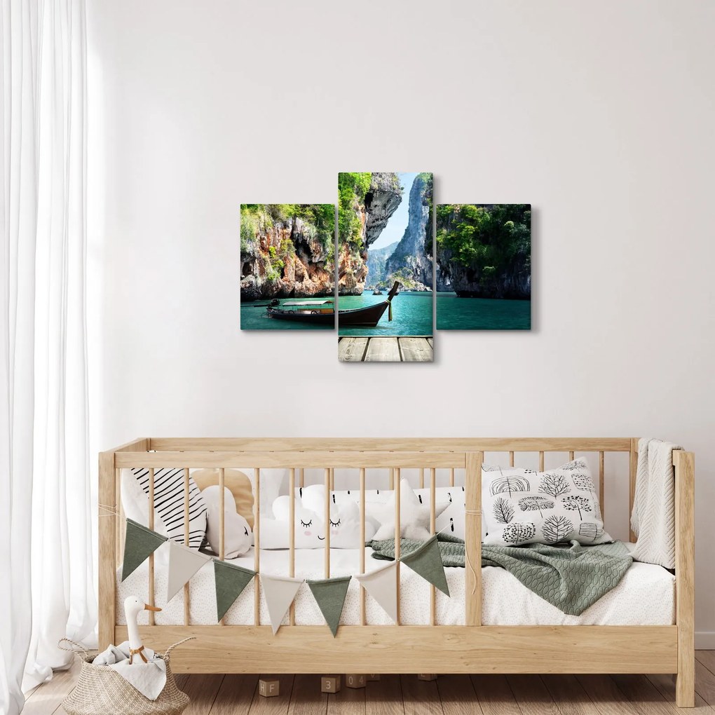 Kép - Víz mediterrán táj csónakkal (90x60 cm)