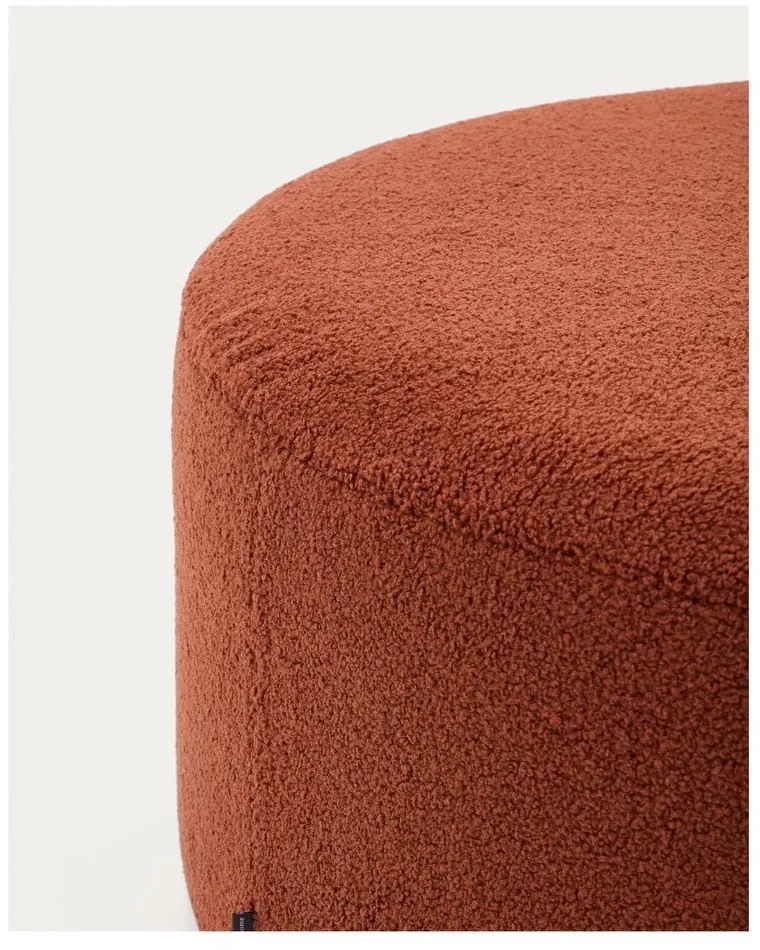 Terrakotta színű buklé puff Kaeli – Kave Home