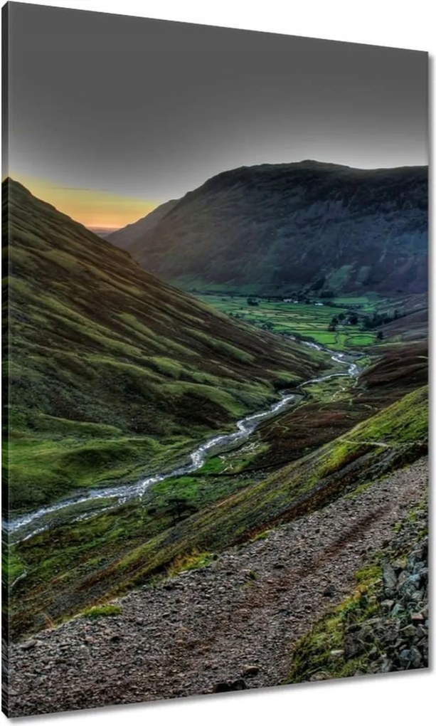 Vászonkép 70x100 Napfelkelte a hegyekben