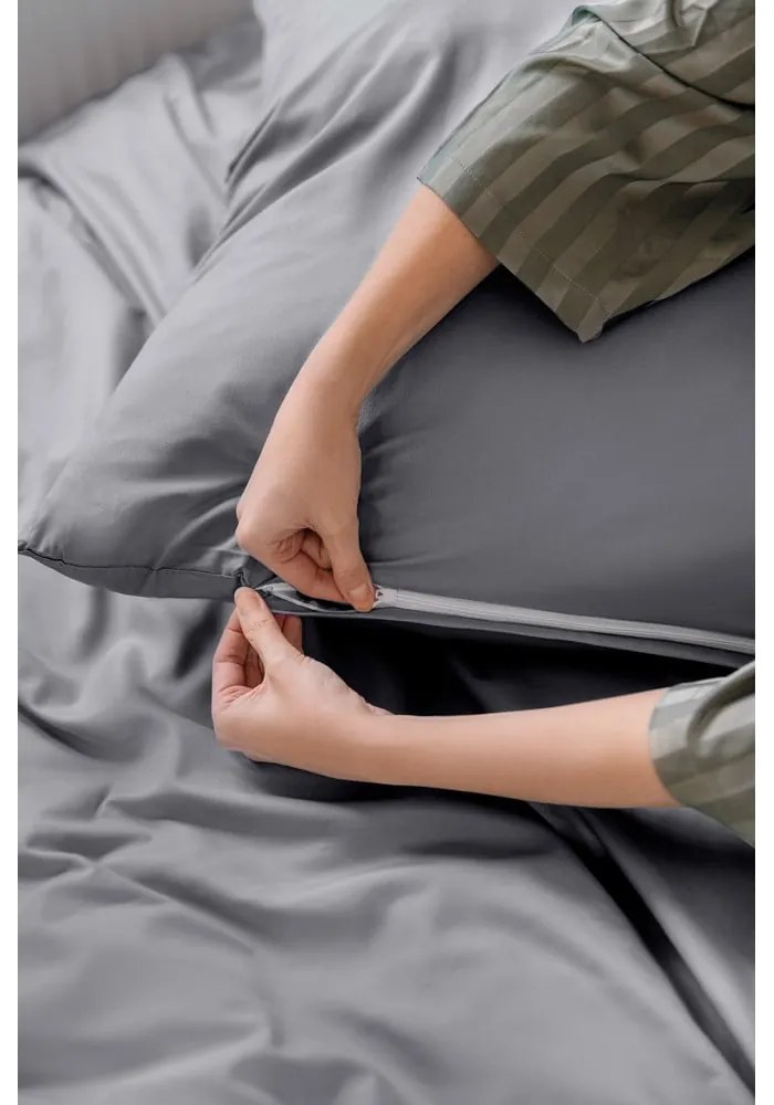 Szürke kétszemélyes hosszabbított mikroszatén ágyneműhuzat 200x220 cm Basic – Bonami Essentials