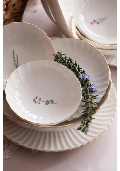 27 darabos porcelán étkészlet, fehér/arany