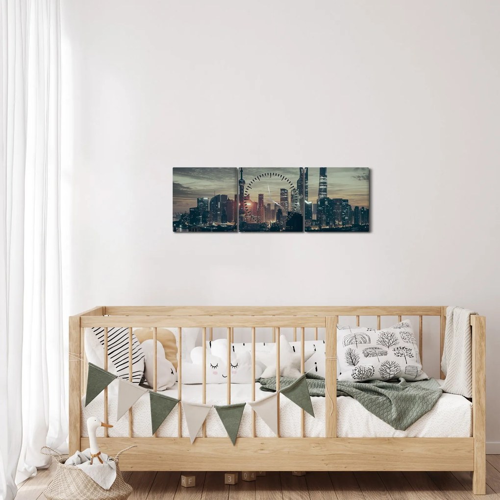 Város képe alkonyatkor (órával) (90x30 cm)