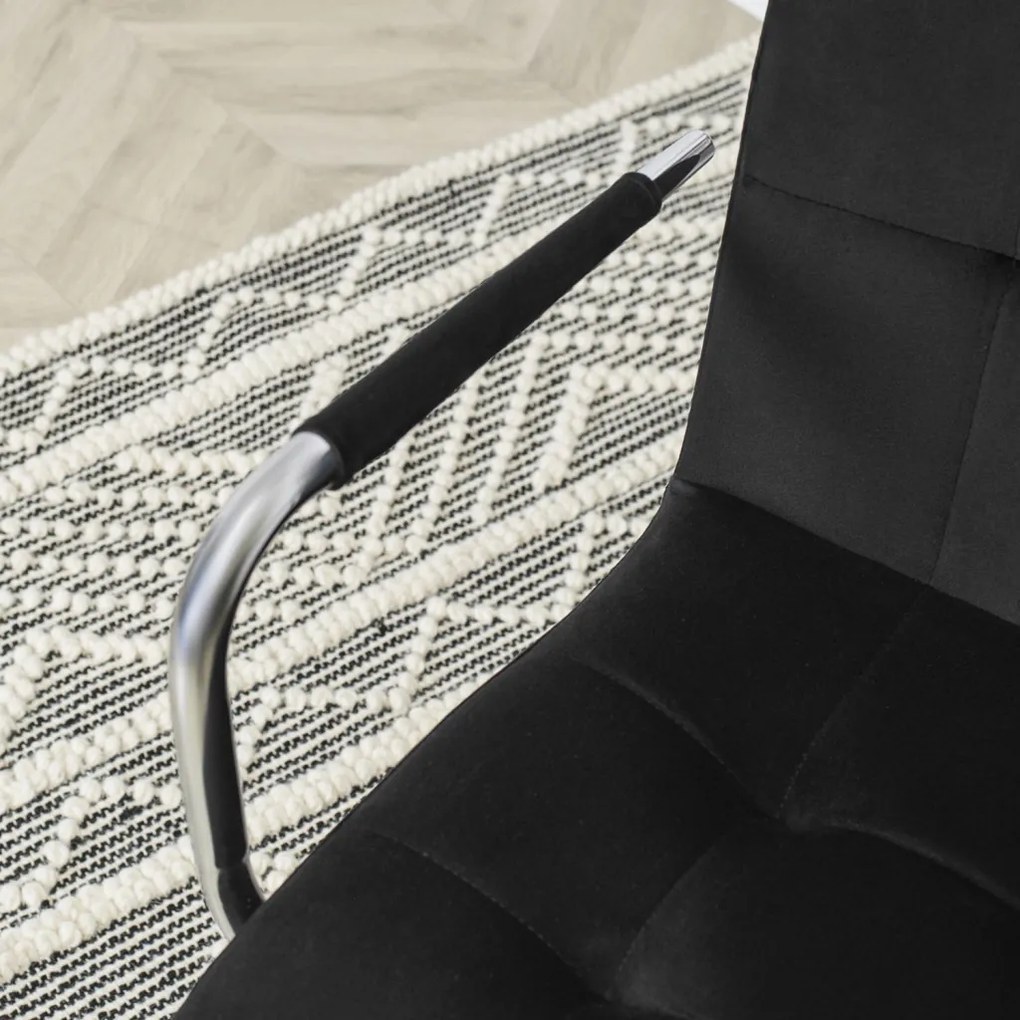 Irodai Forgószék Fekete Bársony Kárpittal. BOSTON