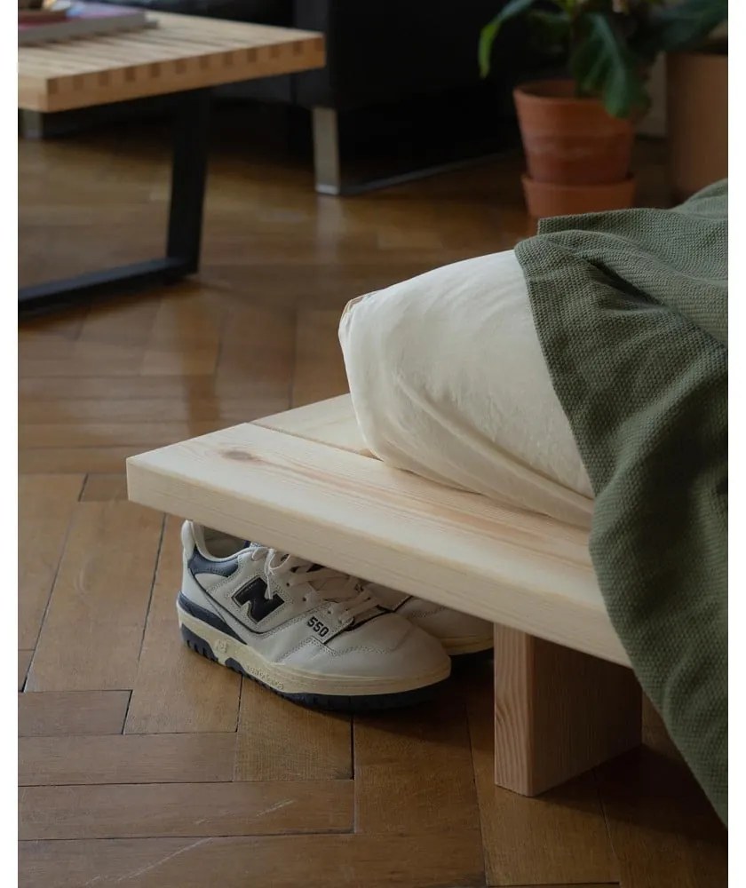 Natúr színű borovi fenyő egyszemélyes ágy ágyráccsal 90x200 cm Japan – Karup Design